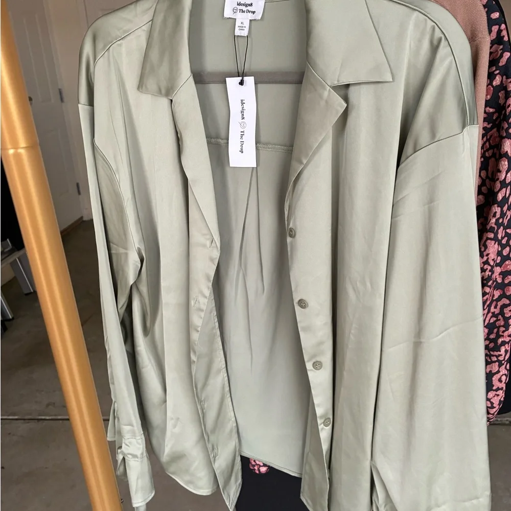 Assorted Clothing Bundle - Picture 3 of 8